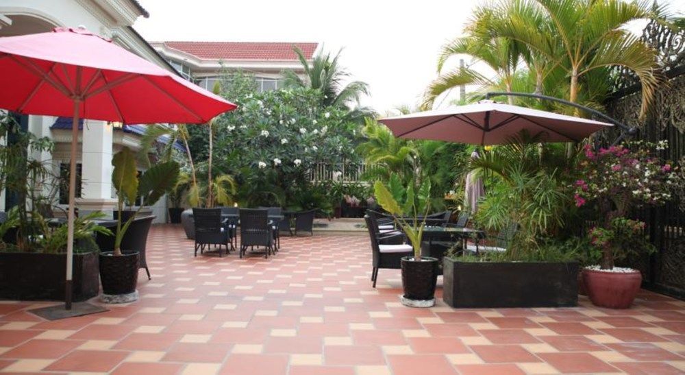Villa D' Artagnan Hotel & Restaurant Sihanoukville Exterior foto